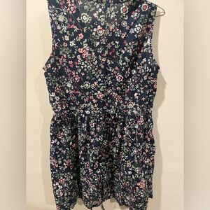 Floral print, tie-waist GAP dress with pockets- throw on Jean jacket for fall